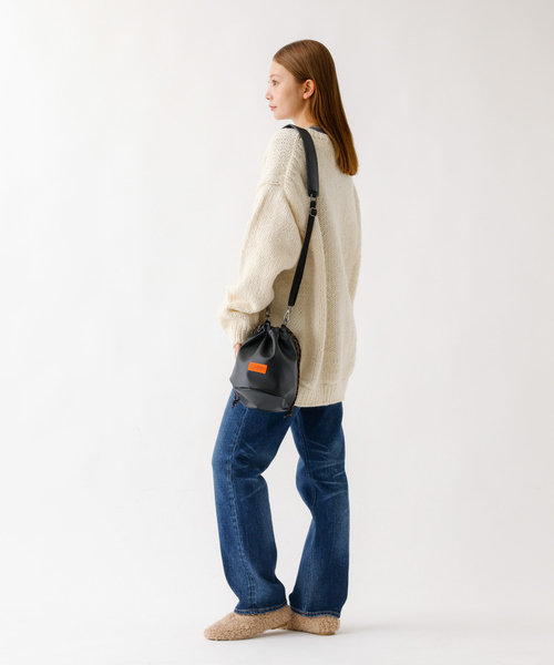 UNIVERSAL OVERALL（ユニバーサルオーバーオール）の「【UNIVERSALOVERALL / ユニバーサルオーバーオール】ECO leather purse/ポシェット/ユニセックス/エコレザー【WEB限定】（ショルダーバッグ・メンズ・ブラック/ブラウン/シルバー・フリー）」の6枚目の写真