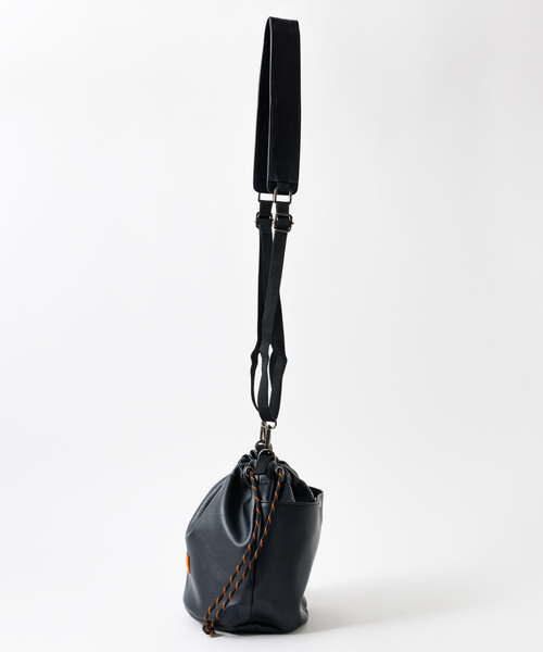 UNIVERSAL OVERALL（ユニバーサルオーバーオール）の「【UNIVERSALOVERALL / ユニバーサルオーバーオール】ECO leather purse/ポシェット/ユニセックス/エコレザー【WEB限定】（ショルダーバッグ・メンズ・ブラック/ブラウン/シルバー・フリー）」の8枚目の写真