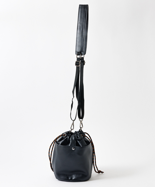 UNIVERSAL OVERALL（ユニバーサルオーバーオール）の「【UNIVERSALOVERALL / ユニバーサルオーバーオール】ECO leather purse/ポシェット/ユニセックス/エコレザー【WEB限定】（ショルダーバッグ・メンズ・ブラック/ブラウン/シルバー・フリー）」の9枚目の写真