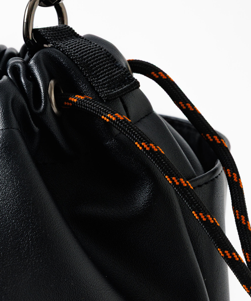 UNIVERSAL OVERALL（ユニバーサルオーバーオール）の「【UNIVERSALOVERALL / ユニバーサルオーバーオール】ECO leather purse/ポシェット/ユニセックス/エコレザー【WEB限定】（ショルダーバッグ・メンズ・ブラック/ブラウン/シルバー・フリー）」の14枚目の写真