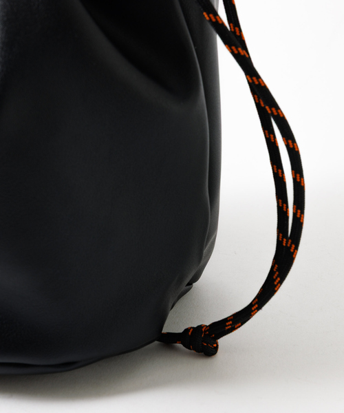 UNIVERSAL OVERALL（ユニバーサルオーバーオール）の「【UNIVERSALOVERALL / ユニバーサルオーバーオール】ECO leather purse/ポシェット/ユニセックス/エコレザー【WEB限定】（ショルダーバッグ・メンズ・ブラック/ブラウン/シルバー・フリー）」の15枚目の写真