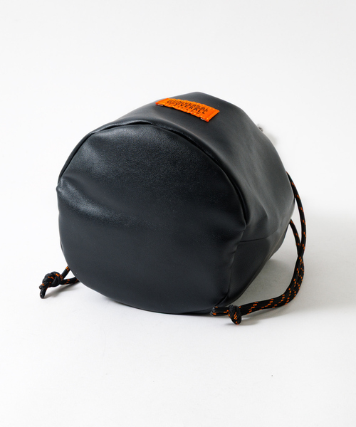 UNIVERSAL OVERALL（ユニバーサルオーバーオール）の「【UNIVERSALOVERALL / ユニバーサルオーバーオール】ECO leather purse/ポシェット/ユニセックス/エコレザー【WEB限定】（ショルダーバッグ・メンズ・ブラック/ブラウン/シルバー・フリー）」の16枚目の写真