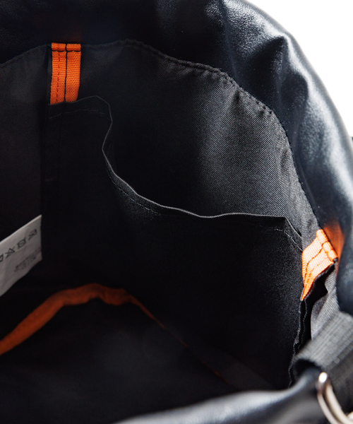 UNIVERSAL OVERALL（ユニバーサルオーバーオール）の「【UNIVERSALOVERALL / ユニバーサルオーバーオール】ECO leather purse/ポシェット/ユニセックス/エコレザー【WEB限定】（ショルダーバッグ・メンズ・ブラック/ブラウン/シルバー・フリー）」の18枚目の写真