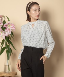 anni plus（アニープラス）の「幾何学プリント スタンドブラウス（シャツ/ブラウス）」