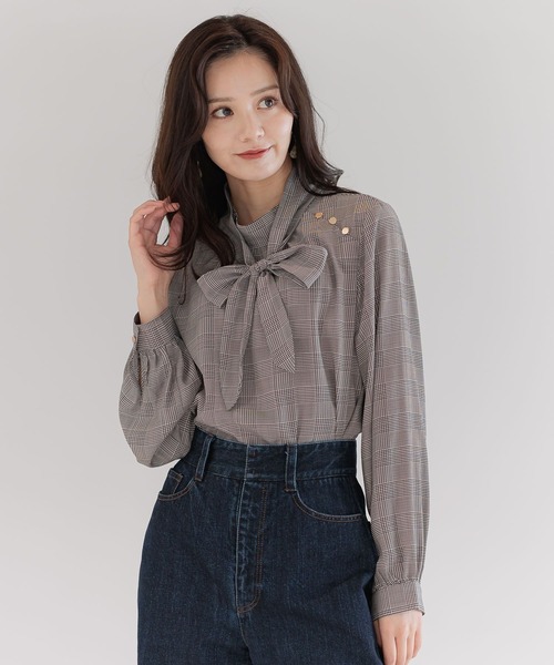 Andemiu（アンデミュウ）の「ボウタイツキブラウス長袖595518（シャツ/ブラウス・レディース・オフホワイト/ネイビー/チェック/ネイビー×ホワイト/ホワイト×ブラック・FREE）」の5枚目の写真