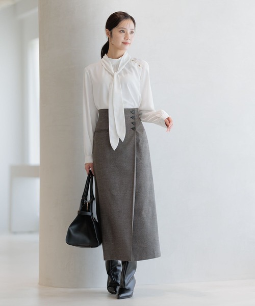 Andemiu（アンデミュウ）の「ボウタイツキブラウス長袖595518（シャツ/ブラウス・レディース・オフホワイト/ネイビー/チェック/ネイビー×ホワイト/ホワイト×ブラック・FREE）」の7枚目の写真