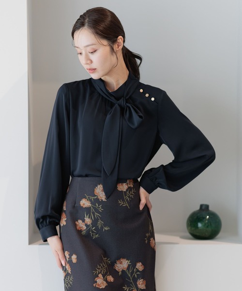 Andemiu（アンデミュウ）の「ボウタイツキブラウス長袖595518（シャツ/ブラウス・レディース・オフホワイト/ネイビー/チェック/ネイビー×ホワイト/ホワイト×ブラック・FREE）」の16枚目の写真