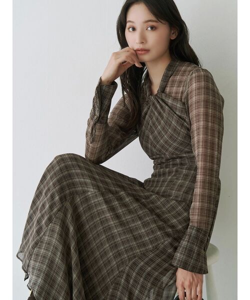 MERCURYDUO(マーキュリーデュオ)の「ツイストネックロングスリーブワンピース(ワンピース・レディース・ブラック/ブラウン/その他1・SMALL/MEDIUM)」の8枚目の写真