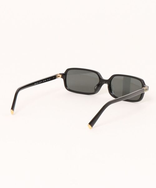 miu miu(ミュウミュウ)の「【miumiu/ミュウミュウ】スクエア サングラス MU11ZSF 16K5S0(サングラス・レディース・ブラック・FREE)」の3枚目の写真