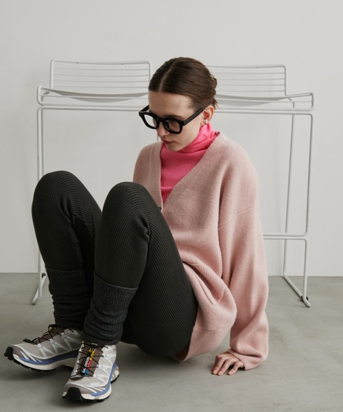 Auntie Rosa Holiday（アンティローザホリデー）の「シアーリブタートルニット（ニット/セーター・レディース・チャコールグレー/ブルー/ブラック/イエロー/ピンク・FREE）」の10枚目の写真