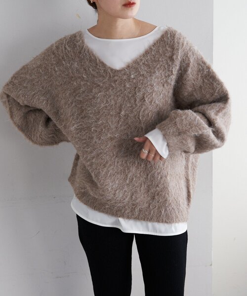 SHENERY（シーナリー）の「シャギーＶネックプルオーバー（ニット/セーター・レディース・ピンク/モカ/オフホワイト/グレー・FREE）」の3枚目の写真