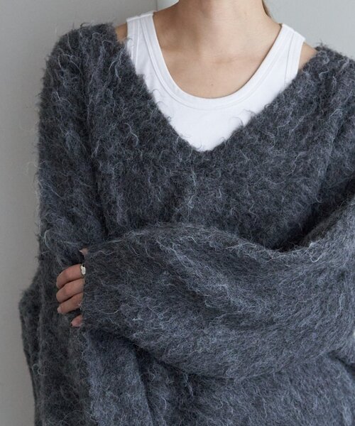 SHENERY（シーナリー）の「シャギーＶネックプルオーバー（ニット/セーター・レディース・ピンク/モカ/オフホワイト/グレー・FREE）」の14枚目の写真