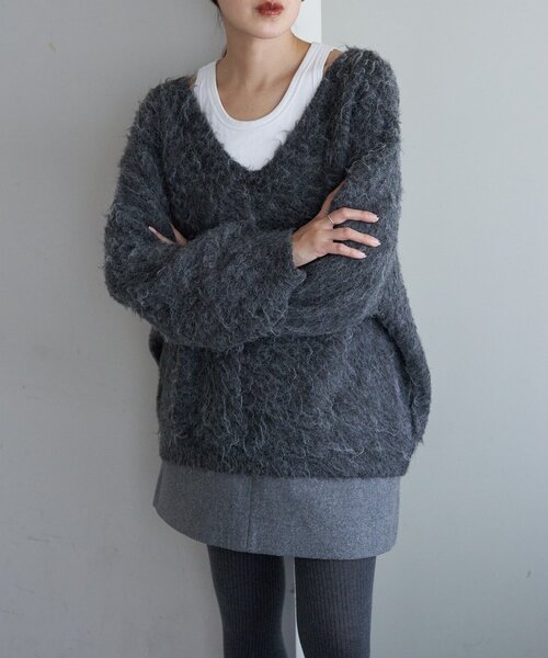 SHENERY（シーナリー）の「シャギーＶネックプルオーバー（ニット/セーター・レディース・ピンク/モカ/オフホワイト/グレー・FREE）」の15枚目の写真