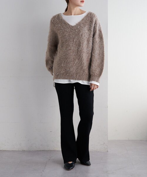 SHENERY（シーナリー）の「シャギーＶネックプルオーバー（ニット/セーター・レディース・ピンク/モカ/オフホワイト/グレー・FREE）」の6枚目の写真