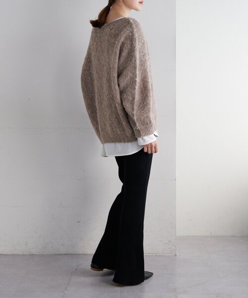 SHENERY（シーナリー）の「シャギーＶネックプルオーバー（ニット/セーター・レディース・ピンク/モカ/オフホワイト/グレー・FREE）」の8枚目の写真