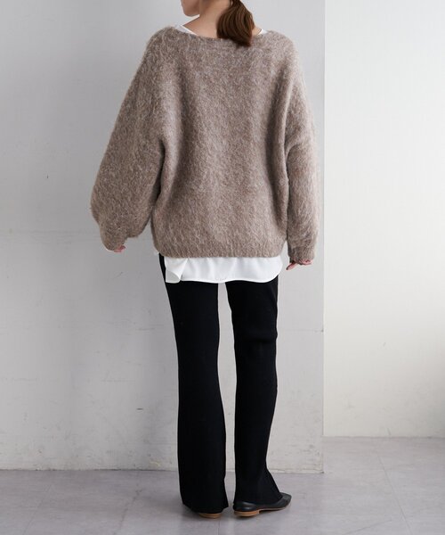 SHENERY（シーナリー）の「シャギーＶネックプルオーバー（ニット/セーター・レディース・ピンク/モカ/オフホワイト/グレー・FREE）」の9枚目の写真