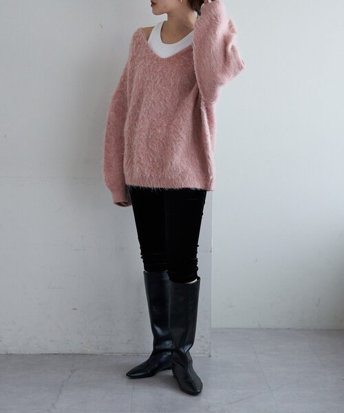 SHENERY（シーナリー）の「シャギーＶネックプルオーバー（ニット/セーター・レディース・ピンク/モカ/オフホワイト/グレー・FREE）」の11枚目の写真