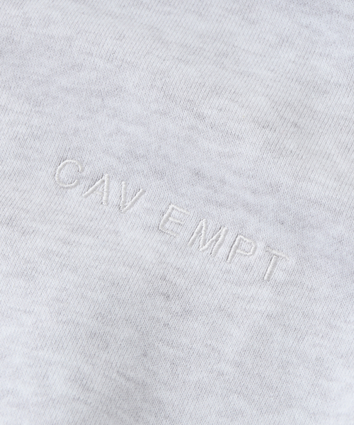 C.E（シーイー）の「C.E / シーイー cavempt SOLID LOOSE ZIP HOODY（パーカー・メンズ・ライトグレー・LARGE/MEDIUM）」の4枚目の写真