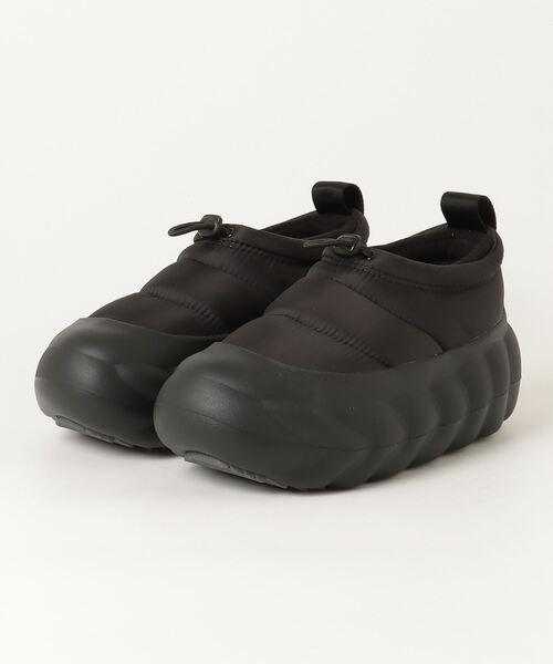 crocs(クロックス)の「crocs/クロックス/OVERPUFF SHORTY(その他シューズ・レディース・ブラック・6)」の1枚目の写真