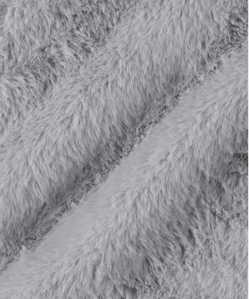 Right-on（ライトオン）の「【VIVIAN BLUE】フェイクファーブルゾン (フード付き/フェイクファー/レギュラーシルエット/ゴム仕様/軽やか/保温性/ふわふわ/キッズ/女の子/冬アウター)（ブルゾン・キッズ・グレー/ホワイト・130/140/150/160）」の7枚目の写真