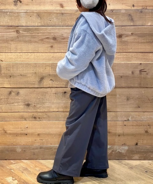 Right-on（ライトオン）の「【VIVIAN BLUE】フェイクファーブルゾン (フード付き/フェイクファー/レギュラーシルエット/ゴム仕様/軽やか/保温性/ふわふわ/キッズ/女の子/冬アウター)（ブルゾン・キッズ・グレー/ホワイト・130/140/150/160）」の12枚目の写真