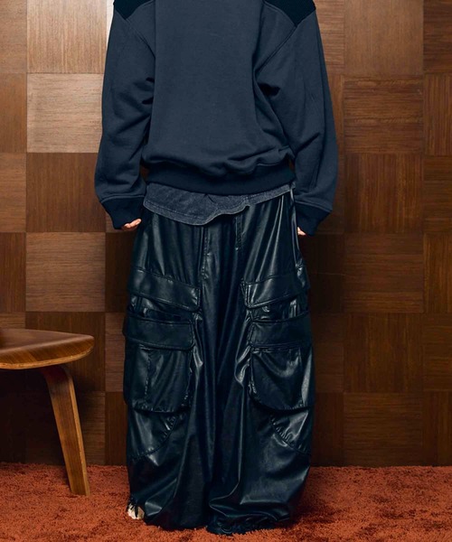 MAISON SPECIAL(メゾンスペシャル)の「《UNISEX》Curve Switching Side Pocket A Light Eco Leather Pants/カーブ切替サイドポケットAライトエコレザーパンツ【MAISON SPECIAL/メゾンスペシャル】■セットアップ対応■(カーゴパンツ・メンズ・ブラウン/ブラック・0/1/2)」の14枚目の写真