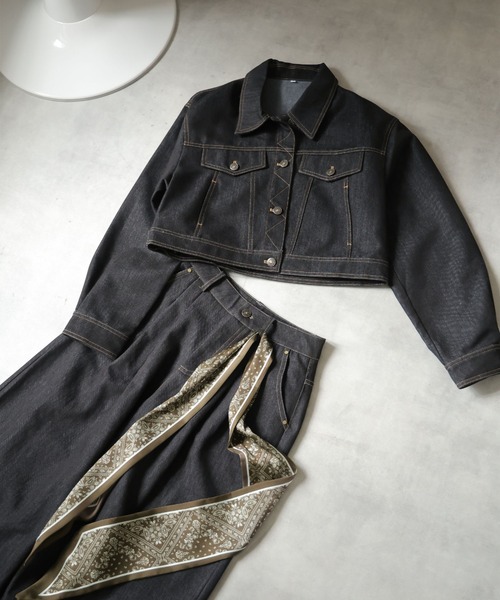 Ulysses（ユリシス）の「【セットアップ】スカーフ付カラーデニムジャケット＆ワイドフレアパンツ（セットアップ・レディース・ブラウン/ブラック・M/S）」の3枚目の写真