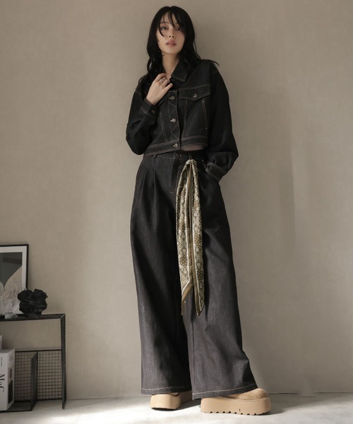 Ulysses（ユリシス）の「【セットアップ】スカーフ付カラーデニムジャケット＆ワイドフレアパンツ（セットアップ・レディース・ブラウン/ブラック・M/S）」の21枚目の写真