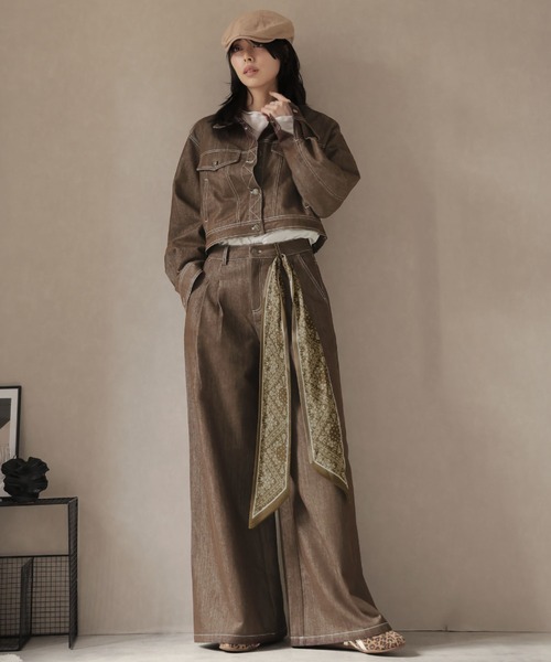 Ulysses（ユリシス）の「【セットアップ】スカーフ付カラーデニムジャケット＆ワイドフレアパンツ（セットアップ・レディース・ブラウン/ブラック・M/S）」の5枚目の写真