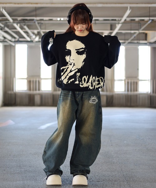 ATMARK(アットマーク)の「《2サイズ展開 / UNISEX 》ATMARKジャガードニット フェイス柄ニット クルーネックニット(ニット/セーター・レディース・ブラック/ワインレッド・M/L)」の3枚目の写真