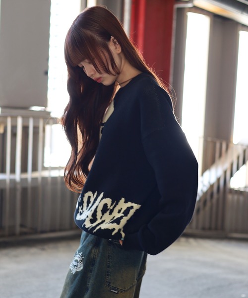 ATMARK(アットマーク)の「《2サイズ展開 / UNISEX 》ATMARKジャガードニット フェイス柄ニット クルーネックニット(ニット/セーター・レディース・ブラック/ワインレッド・M/L)」の5枚目の写真