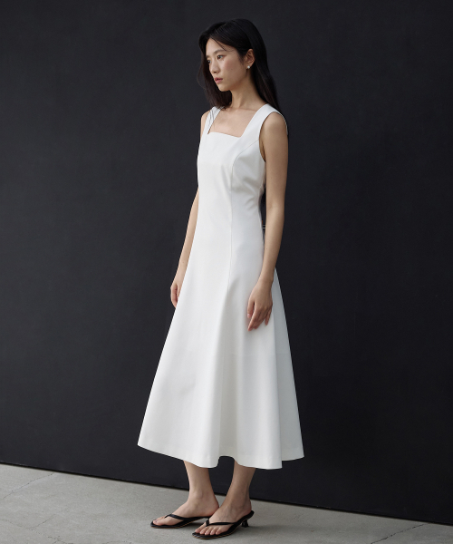 ARTID(アルティーダ)の「フレアスリーブレスロングワンピース_BLACK(ワンピース・レディース・ブラック・SMALL/MEDIUM)」の1枚目の写真