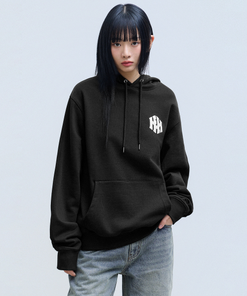 F.ILLUMINATE（フィルミネイト）の「スモールキャピタルロゴフードパーカー-ブラック（パーカー・レディース・その他・SMALL/MEDIUM/LARGE）」の3枚目の写真