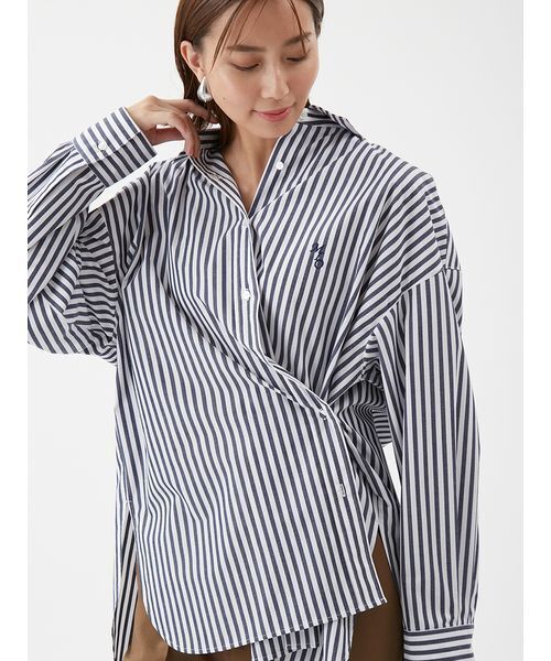 Mila Owen(ミラオーウェン)の「2WAYカシュクールーオーバーサイズシャツ(シャツ/ブラウス・レディース・ホワイト/ミント/ブルー/ピンク/ネイビー・1/0)」の20枚目の写真