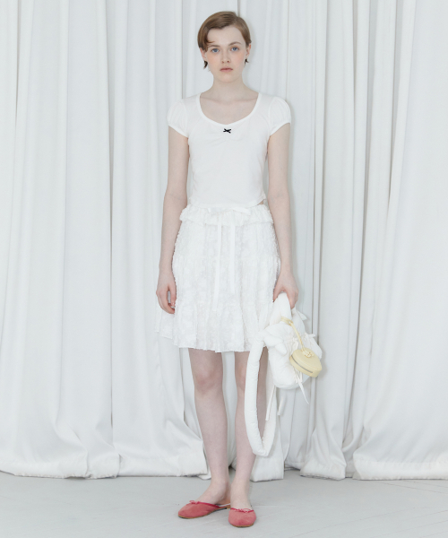 SINOON（シヌーン）の「[IVE JANG WONYOUNG wearing] ROUND SHIRRING T-SHIRT (WHITE)（Tシャツ/カットソー・レディース・ホワイト・FREE）」の2枚目の写真