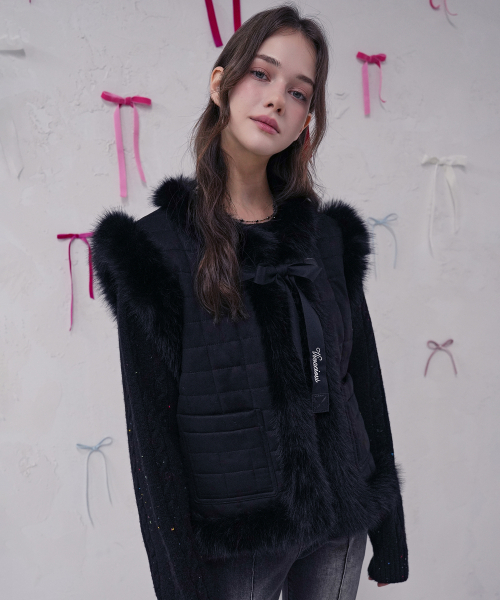 Vivacious(ビバシャス)の「Fur Trim Quilted Vest BROWN(ベスト・レディース・ブラウン・FREE)」の2枚目の写真