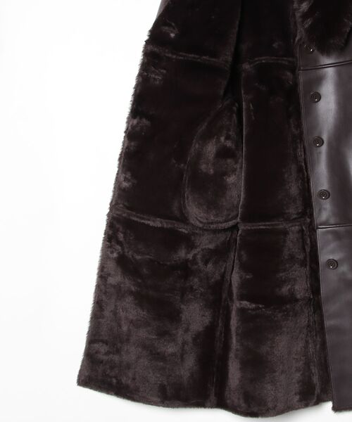 Guess（ゲス）の「MARCIANO ZOEY Faux Leather Coat ロングコート  （ムートンコート・レディース・ブラウン・38）」の13枚目の写真