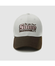 SOME PLACE（サムプレイス）の「ツートンレーシングレタリングロゴ刺繍配色コットンボールキャップ帽子[ブラウン]（キャップ）」