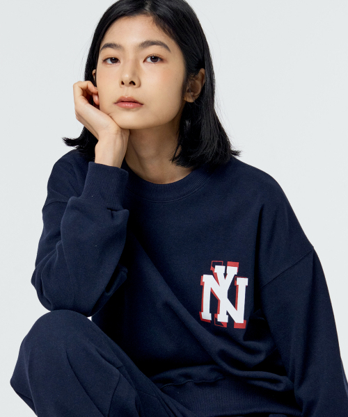 PAPERBOY(ペーパーボーイ)の「NYシンプルロゴスウェットシャツ-ネイビー(スウェット・レディース・その他・LARGE/X-LARGE/SMALL/MEDIUM)」の6枚目の写真