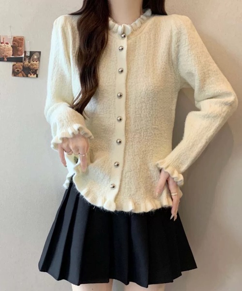Sibra（シブラ）の「シルバーボタンペプラムフリルニットトップス（ニット/セーター・レディース・ネイビー/ホワイト/グレー・M）」の5枚目の写真