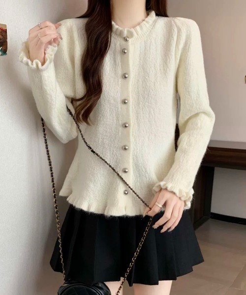 Sibra（シブラ）の「シルバーボタンペプラムフリルニットトップス（ニット/セーター・レディース・ネイビー/ホワイト/グレー・M）」の8枚目の写真