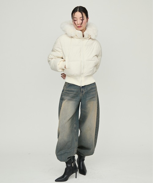NUJOH(ヌゾ)の「Faux Fur Hooded Down Jacket / フェイクファーフード付きダウンジャケット(ダウンジャケット/コート・レディース・ブラック/アイボリー/ネイビー・FREE)」の16枚目の写真