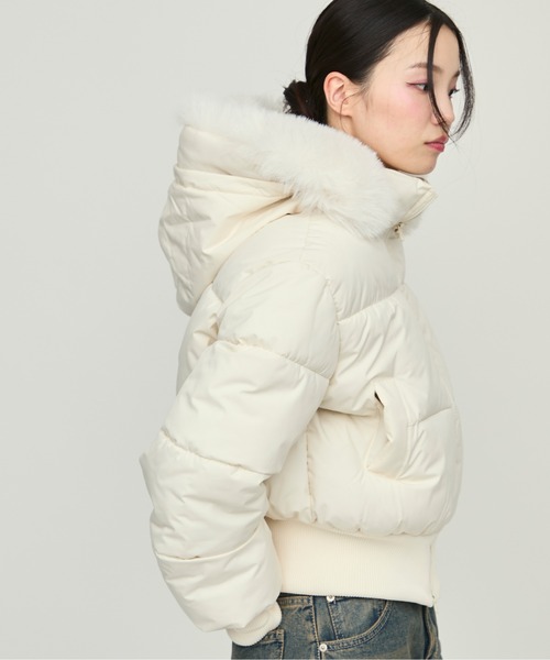 NUJOH(ヌゾ)の「Faux Fur Hooded Down Jacket / フェイクファーフード付きダウンジャケット(ダウンジャケット/コート・レディース・ブラック/アイボリー/ネイビー・FREE)」の8枚目の写真