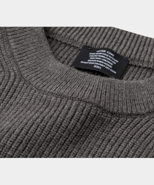 LETTERCOMO(レテルコモ)の「エッセンシャルハチラウンドニットダークグレー(ニット/セーター・レディース・その他・MEDIUM/LARGE)」の3枚目の写真