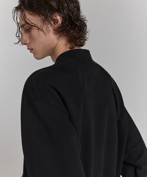 DGNAK(ディグナク)の「ストラクチャーバックタックスウェットシャツ(ブラック)_ PE3TS0101(スウェット・メンズ・ブラック・MEDIUM/LARGE)」の4枚目の写真