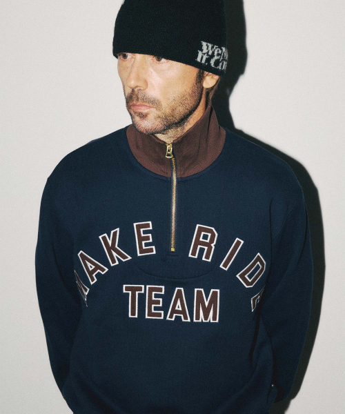 WMC(ダブリューエムシー)の「レタリングスウェットハーフジップ_NAVY(その他トップス・メンズ・ネイビー・MEDIUM/LARGE/X-LARGE)」の1枚目の写真