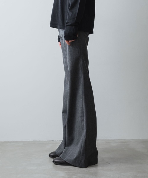 ato（アトウ）の「CLASSIC WOOL FLAIR PANTS（スラックス・メンズ・チャコールグレー/ブラック/ネイビー・44/46/48）」の7枚目の写真