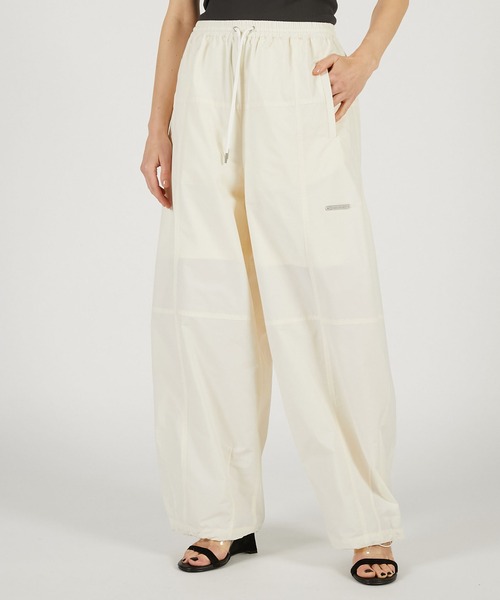 PRANK PROJECT（プランクプロジェクト）の「【2026Spring Pre-Order】ライトタフタトラックパンツ / Light Taffeta Track Pants（その他パンツ・レディース・ブラック/アイボリー/レッド・36/38）」の9枚目の写真