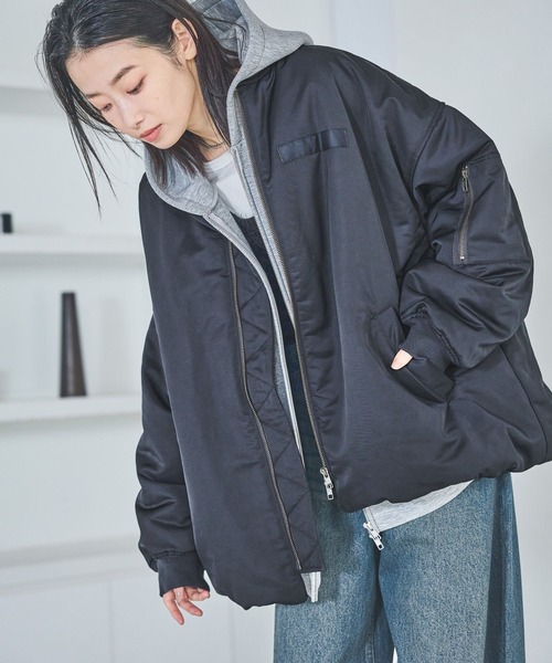 LAKOLE（ラコレ）の「中綿ボンバージャケット / 634974（ブルゾン・レディース・カーキ/ベージュ/ネイビー・FREE）」の3枚目の写真