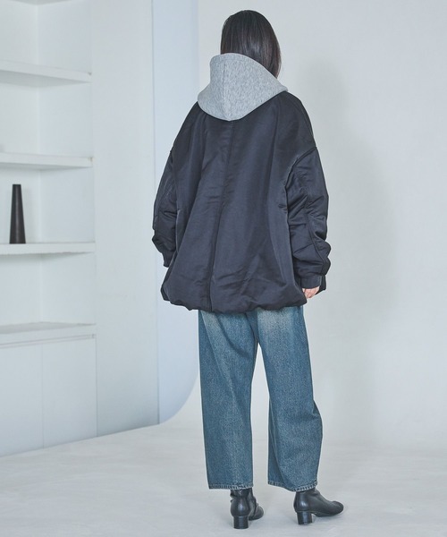 LAKOLE（ラコレ）の「中綿ボンバージャケット / 634974（ブルゾン・レディース・カーキ/ベージュ/ネイビー・FREE）」の18枚目の写真